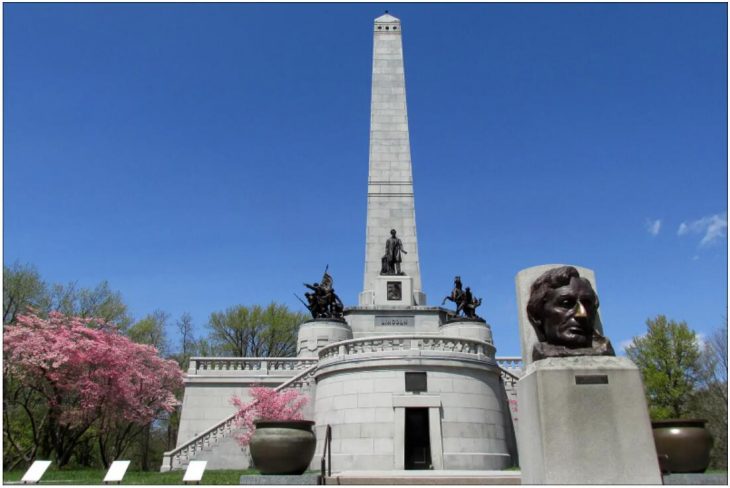 Lincoln Tomb in Springfield