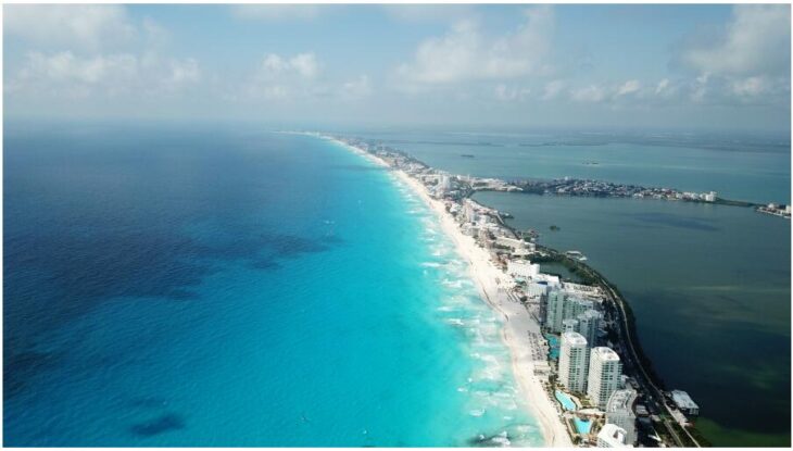 View over the beach of Cancun